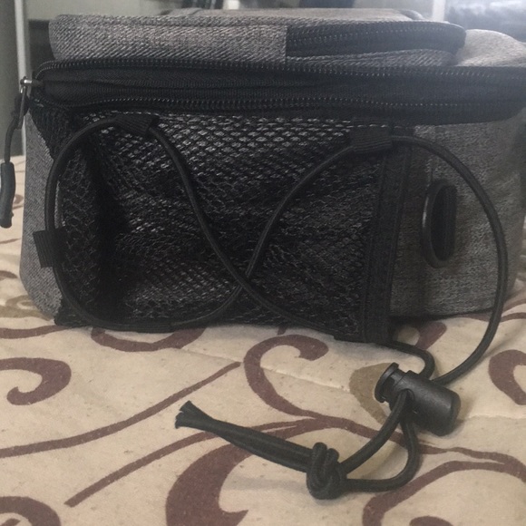 Roots lunch box in amazing condition - Picture 2 of 4